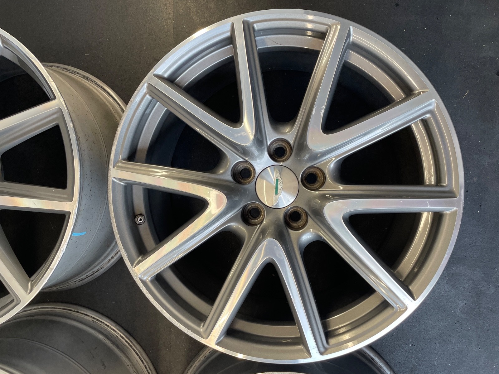 06-18 WHEELS RIMS SET! Aston Martin Vantage S Genuine 8.5x19 and 10x19 Staggered