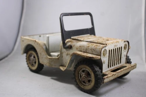 Tonka Pressed Steel Jeep Tow Truck Rust Rusted - Poor condition