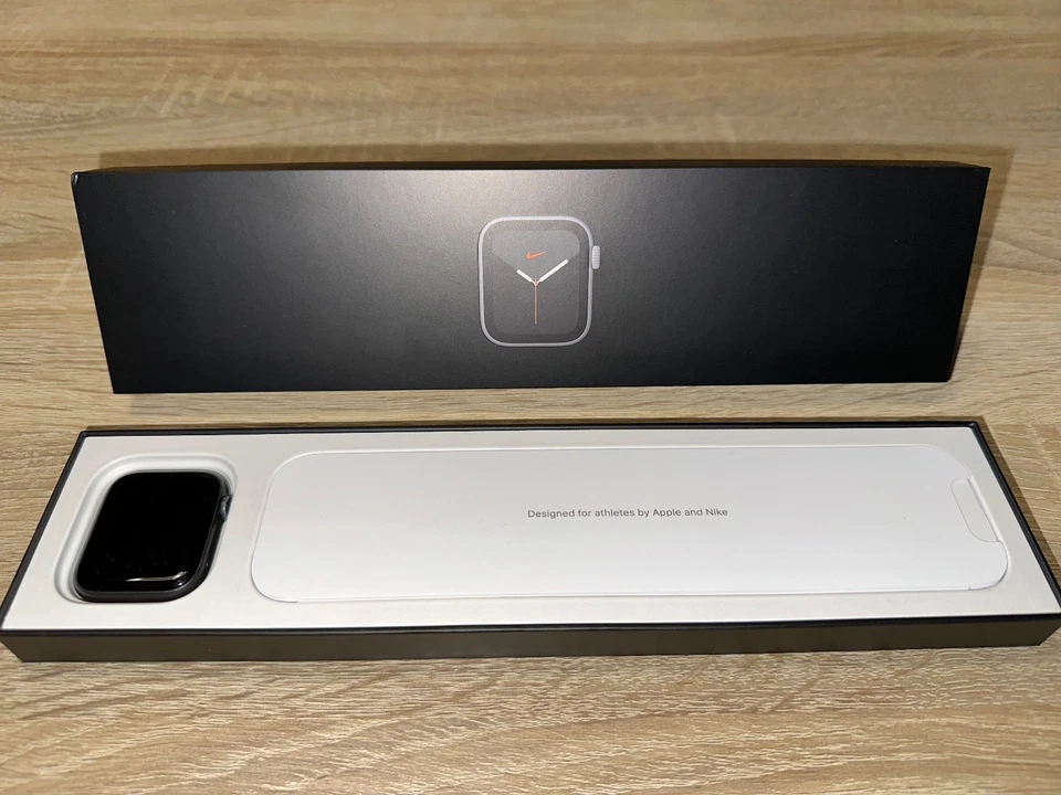 Apple Watch Series 6 - Nike Edition - 44mm Space Gray – Top Zustand - OVP - Bild 3 von 4