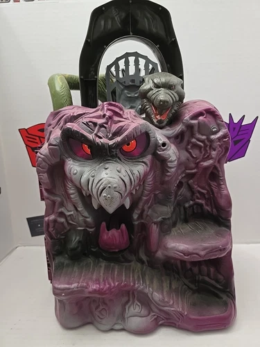 Vintage MOTU 1984 Snake Mountain He-Man and of the Universe Mattel