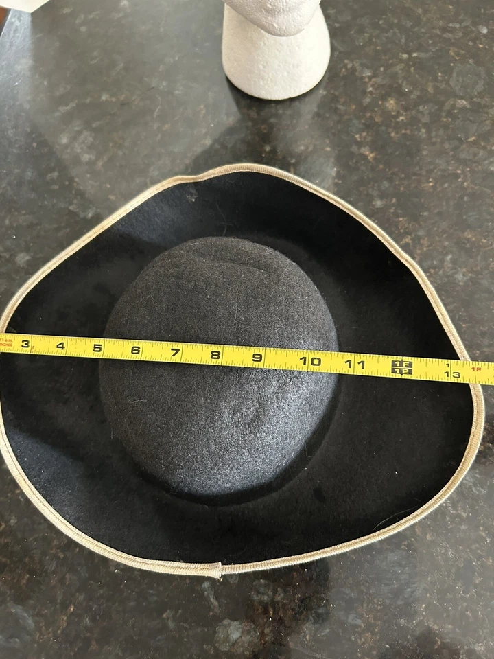 BLACK TRICORN HAT WITH GOLD BRAIDING FELT PIRATE CAPTAIN FANCY DRESS HISTORICAL - Image 2 of 4