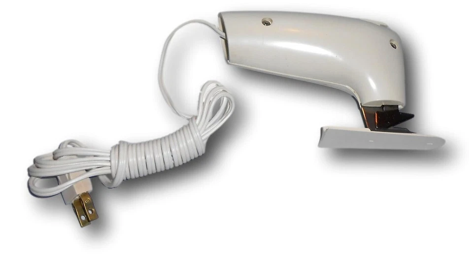 Singer Electric Scissors C-125 1960's Vintage by Singer Co. Rare Model Obsolete. - Image 3 of 3