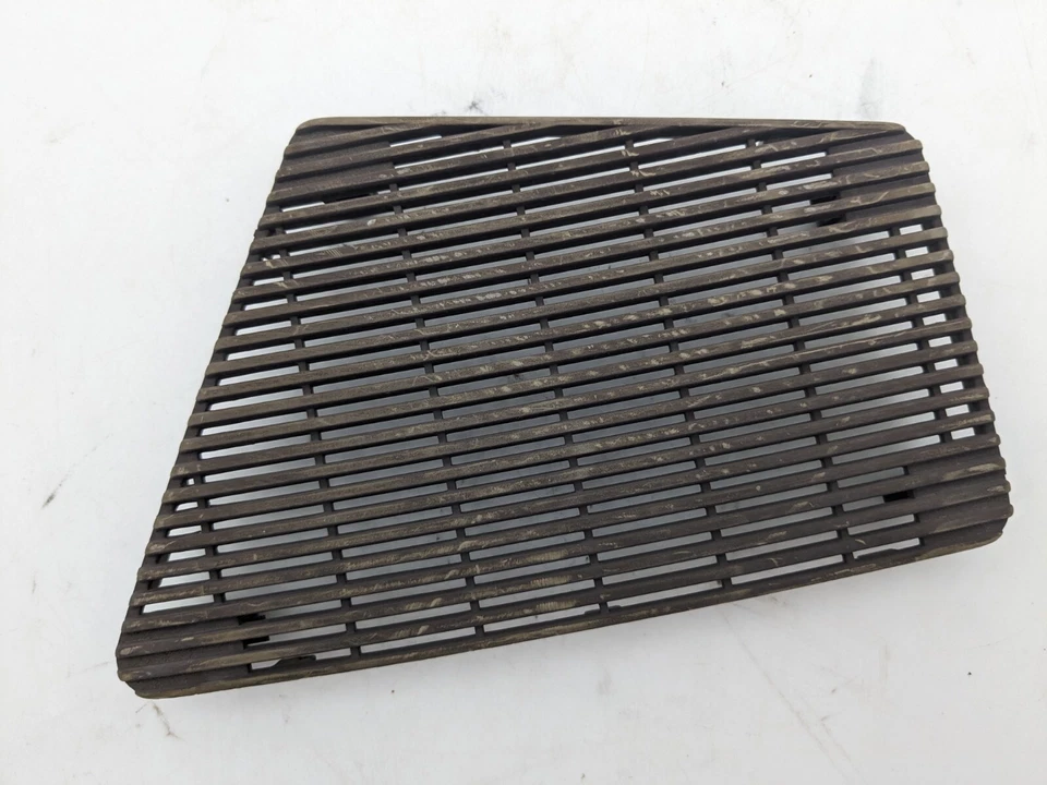 Крышка динамика передней панели 85-89 Merkur XR4Ti - желтовато-коричневая - Изображение 2 из 4