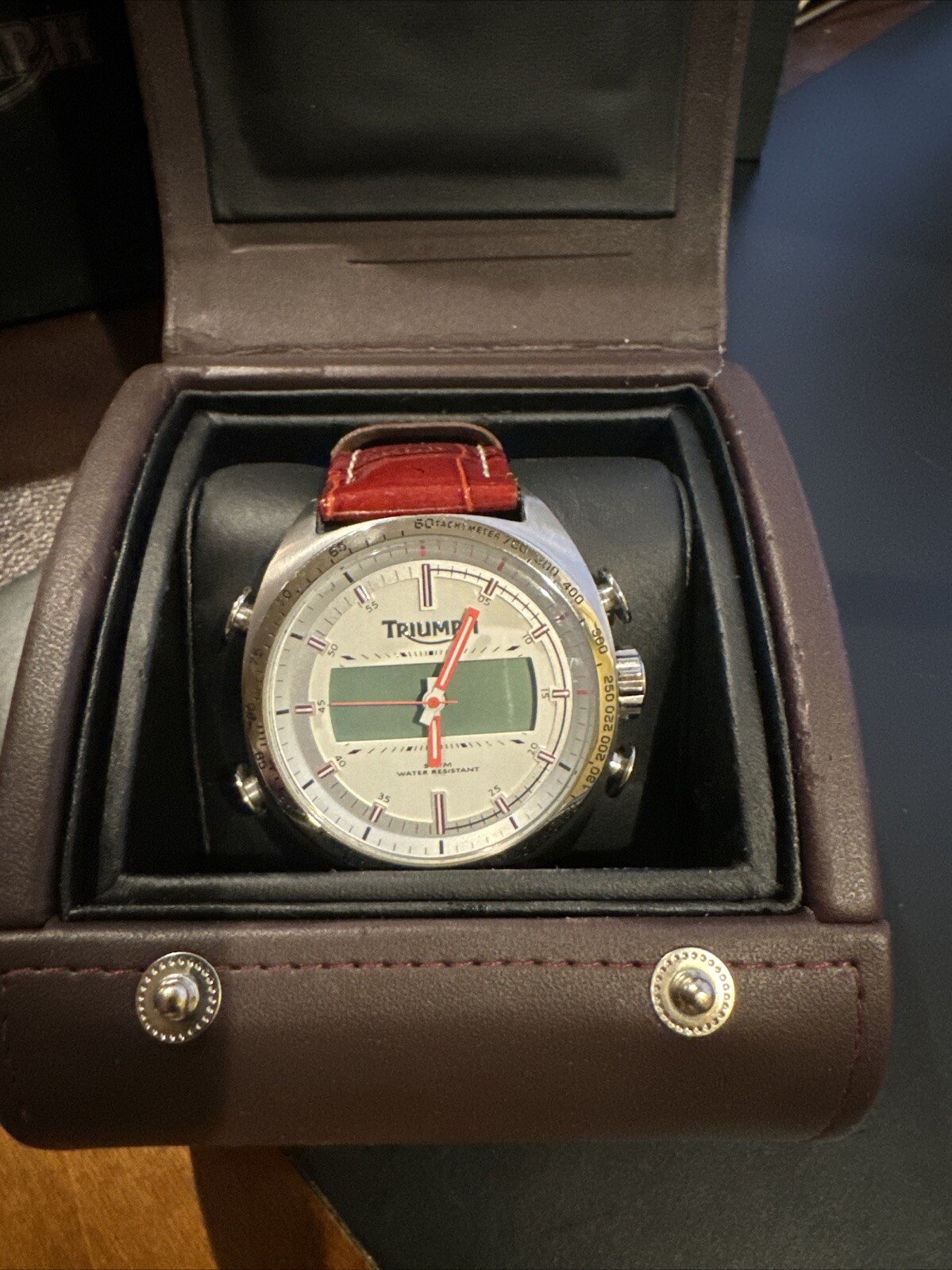 Triumph Wrists Watch - image 3