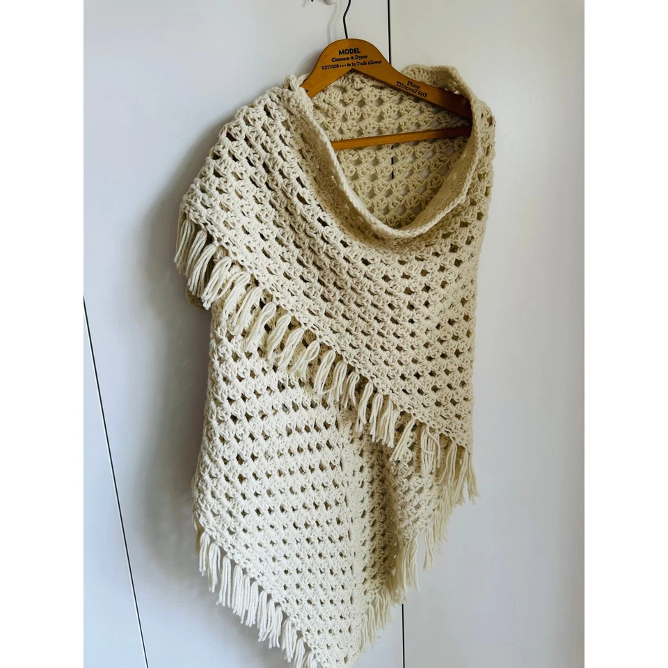 Mantón tejido ganchillo hecho a mano vintage envoltura crema flecos bohemio casa de campo OSFM Foto 4 de 4