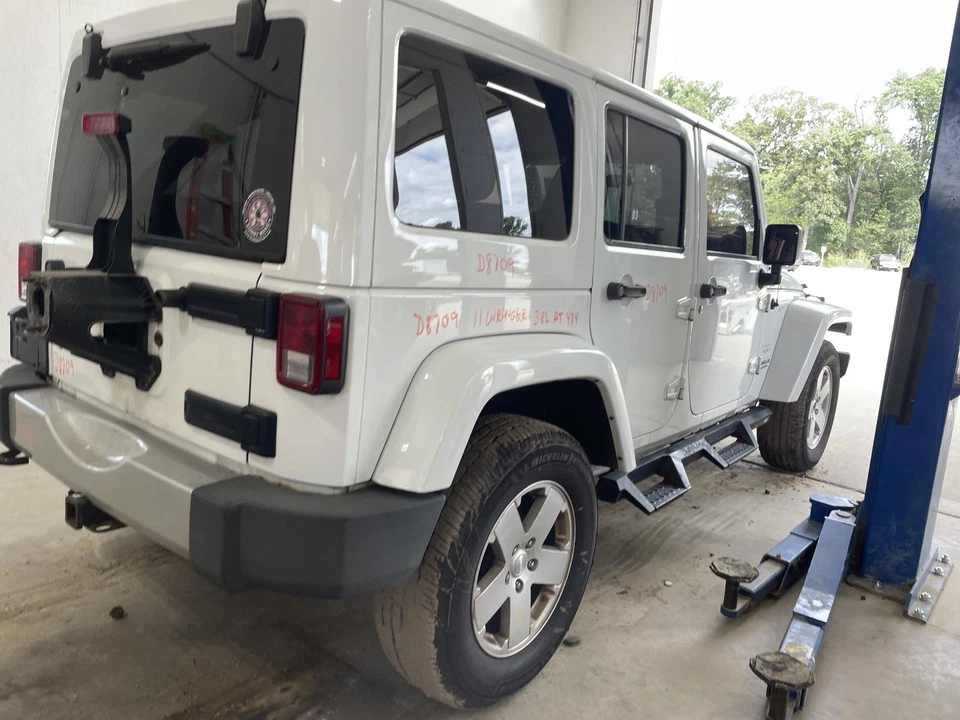 Used Front Right Seat Belt Front fits: 2011 Jeep Wrangler 4 Dr bucket seat retra Foto 3 de 4