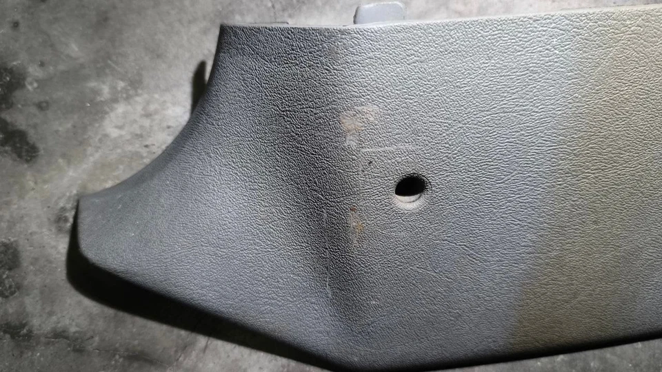 Juego de molduras inferiores pilar B interior gris mercedes-benz w124 1246920422 Foto 3 de 4