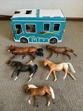 Breyer Horse Trailer Cruiser RV Van Motorhome Toy 2008 + 5 Horses