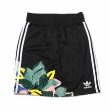 GC6831 Womens Adidas Originals Floral Print Skirt