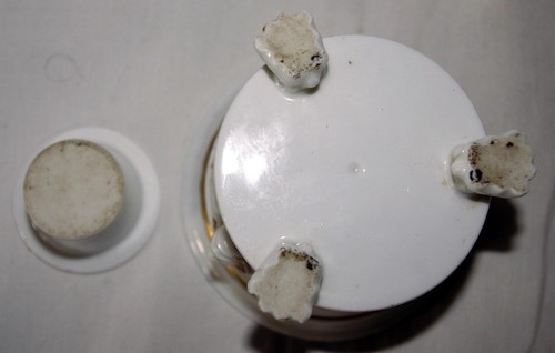 PORCELAINE de PARIS, ENCRIER et RAVIER, ÉPOQUE 1er EMPIRE, vers 1810, accidentés - Photo 9 sur 12