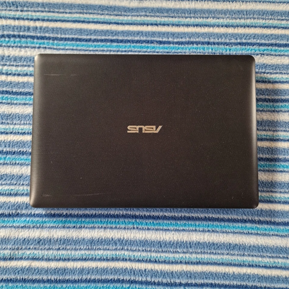 Asus X102B Touchscreen laptop ,AMD A4, 10.1" , NO HDD, TESTED TO BIOS ONLY (154) - Image 2 of 4