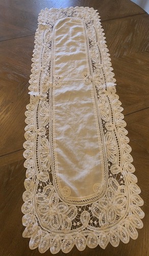 Vintage Table Runner / Dresser Scarf Ivory 47x15 Battenberg Lace
