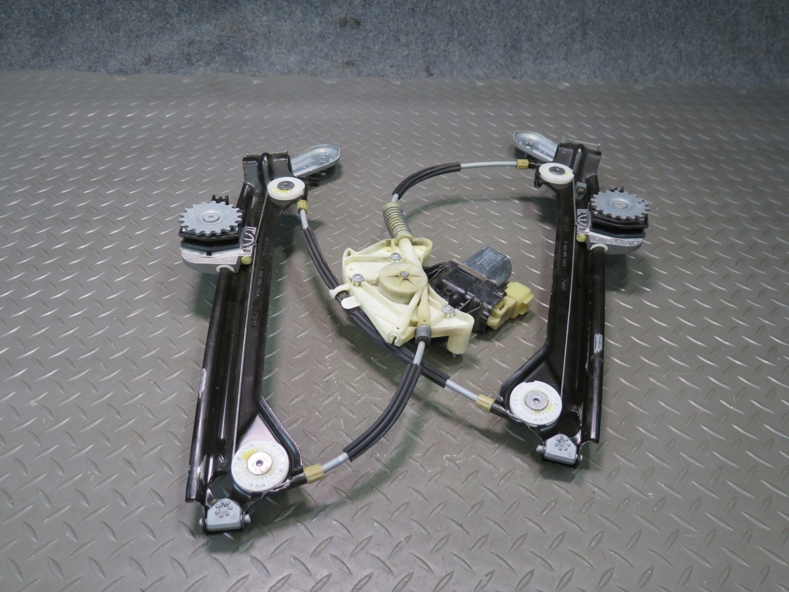 2014-2020 MASERATI GHIBLI M157 REAR LEFT DRIVER DOOR WINDOW REGULATOR W/ MOTOR