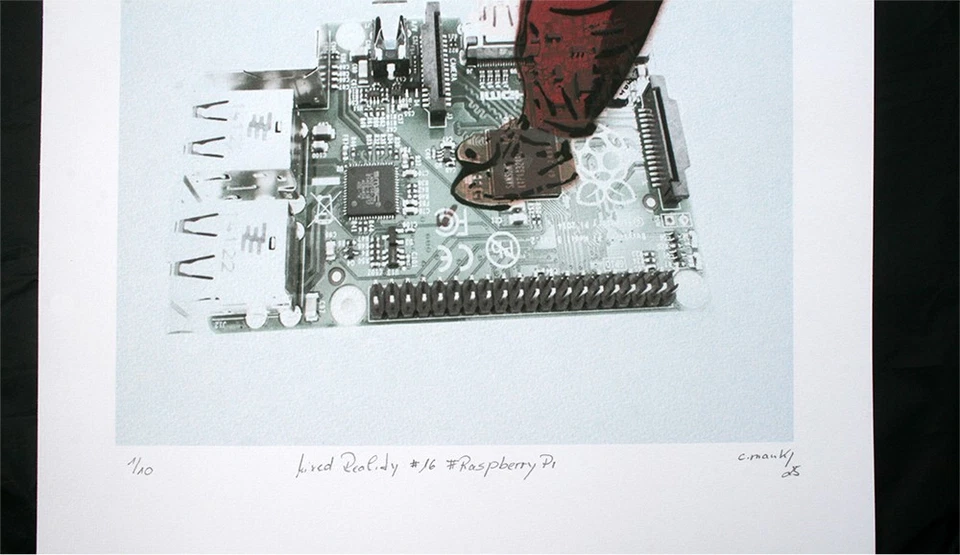 ORIGINAL CAMILLE MANK "MIXED REALITY -RASPBERRY PI" 3/10, HANDSIGNIERT, 2025 - Bild 4 von 4