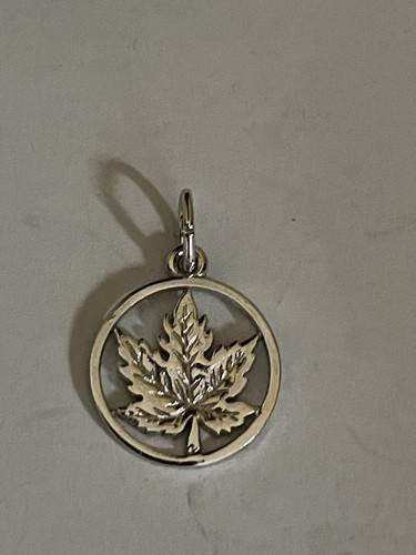 Vintage Silver Maple Leaf Charm Or Pendant 1.5cm Wide