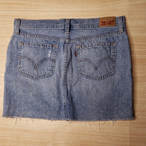 Levi's Womens Light Wash Distressed Denim Skirt 7 - Picture 2 of 5