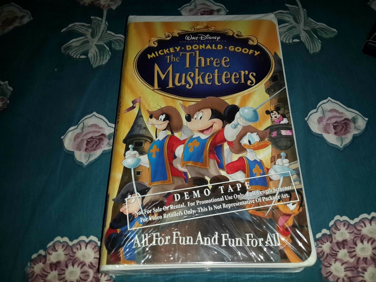 Mickey Donald and Goofy The Three Musketeers Demo Sealed VHS 2004