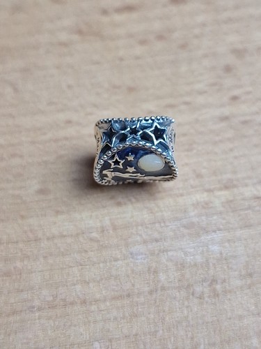 Weihnachtsmann und Rentiere PANDORA Charm 790033C01 - Bild 6 von 9