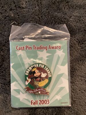 DISNEY WDW CAST PIN TRADING AWARD 2003 -Champion Pin Trader NWC