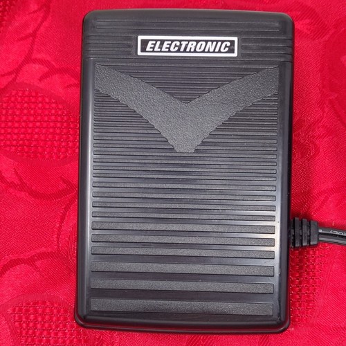 Iris Sewing Machine Foot Pedal Controller Model IR0001 Black - Picture 2 of 7