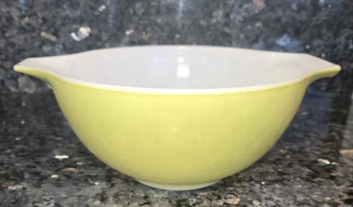 Vintage PYREX 442 Avocado Green Cinderella Nesting Mixing Bowl 1.5 qt
