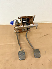 1989-1994 Geo Metro Clutch Brake Pedal Assembly W Bracket Pedals Manual Trans 1989-1994 Geo Metro Clutch Brake Pedal Assembly W Bracket Pedals Manual Trans
