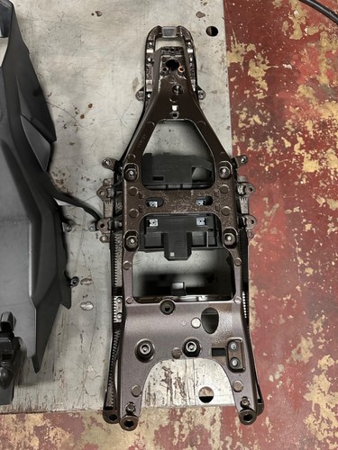 2015-2023 YAMAHA YZF R1 OEM REAR SUB FRAME ASSEMBLY COMPLETE - Picture 8 of 19