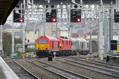 Foto 6x4 Oberleitung Testzug in Cardiff Central 2 c2019