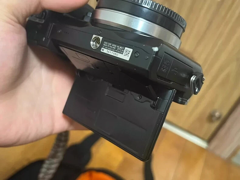 Sony Alpha NEX-7 24MP Digital Camera Black(Body Only)w/SD Card/Charger/Battery - Image 3 of 4