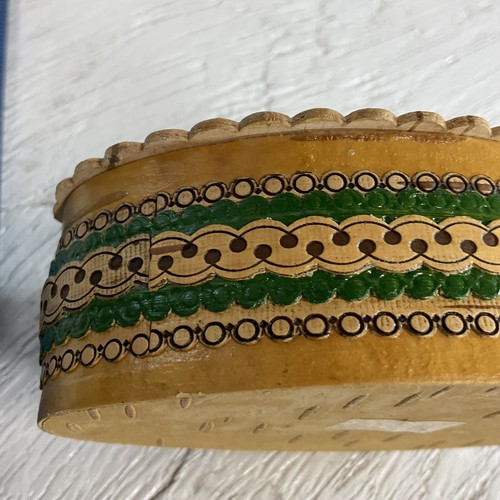 Alexander’s Winter Wooden Russian Oval Trinket Box GnuFashion - Picture 16 of 17