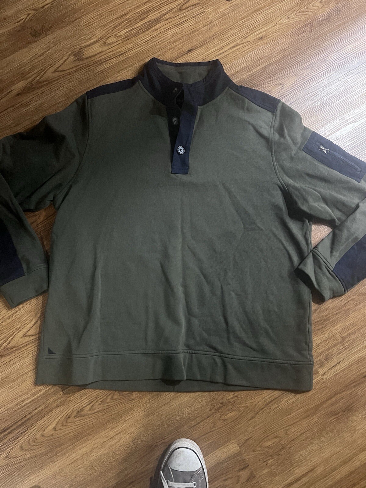 UNTUCKIT Men’s Large Three Button Pullover - Gree… - image 1