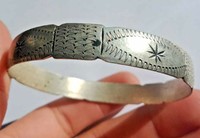 BEAUTIFUL POST MEDIEVAL ANCIENT SILVER BRACELET BANGLE EYE ENGRAVED DESIGN