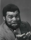 1985 Press Photo Comic Tyrone Pierre looks for laughs in Milwaukee - mjp28260 — photo 1