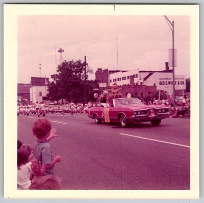 Vtg Color Snapshot Parade Yogi Bear Mascot Red Convertible Car Kids Crowd 1970s
