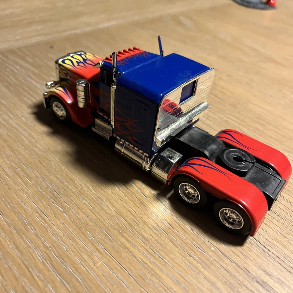 2018 Transformers Optimus Prime Action Figure - Image 4 of 4