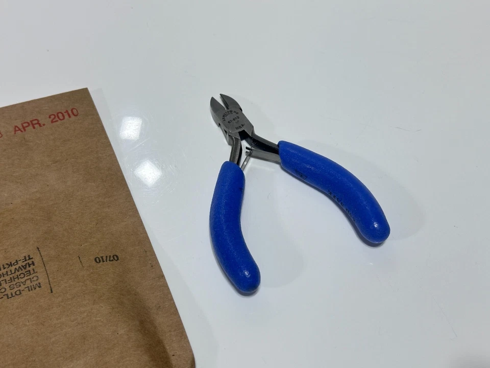 Nuevo de Lote Antiguo Armstrong Tools EE. UU. Mini AGARRE DE COJÍN AZUL Cortadores Diagonales Alicates, Seguro ESD Foto 3 de 4