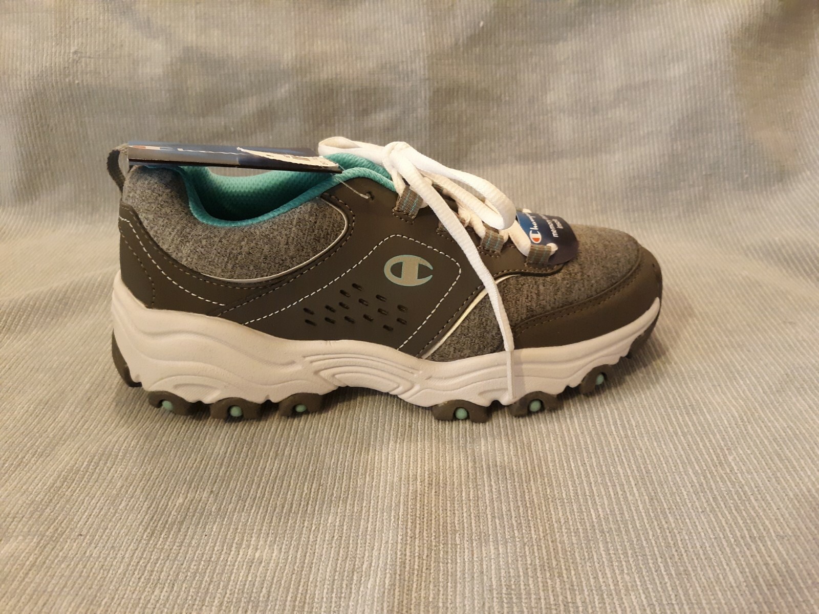 SAOLA Scarpa stile atletico SOLO PIEDE DESTRO per AMPUTATO Champion taglia 6W nuova etichetta