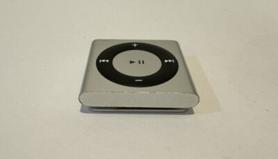 Apple iPod Shuffle 4th Generation Silver (2 GB) Works Great