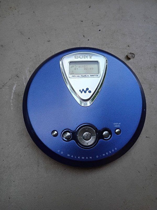 Sony D-NE300 Atrac3plus MP3 Walkman Portable CD Player - Blue - WORKING!