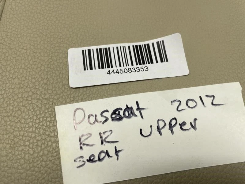 Volkswagen Passat SE 2012 cojín asiento superior trasero derecho y central cuero beige Foto 4 de 4