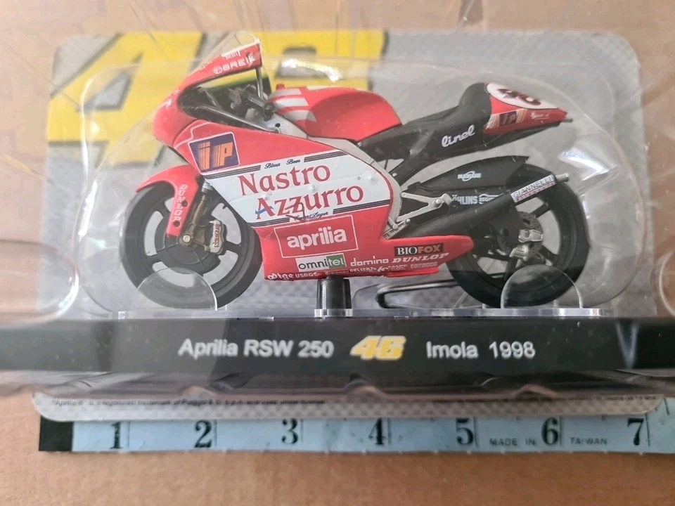 PANINI  ROSSI COLLECTION - APRILLA RSW 250 IMOLA 1998- 1/18 scale model New - Image 4 of 4