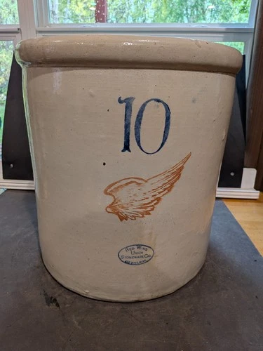 Red Wing Union Stoneware Co 10 Gallon Crock With 6" Wing