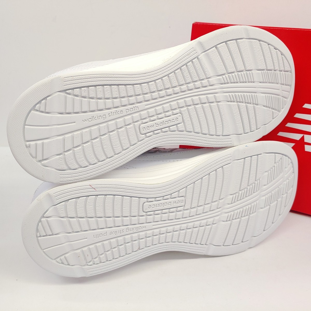 New Balance 577 Walking Shoes Sneakers Womens Size 7.5 White