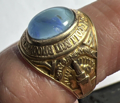 Vintage/Antique Jostens 14 K Yellow Gold Opal Class Ring size
