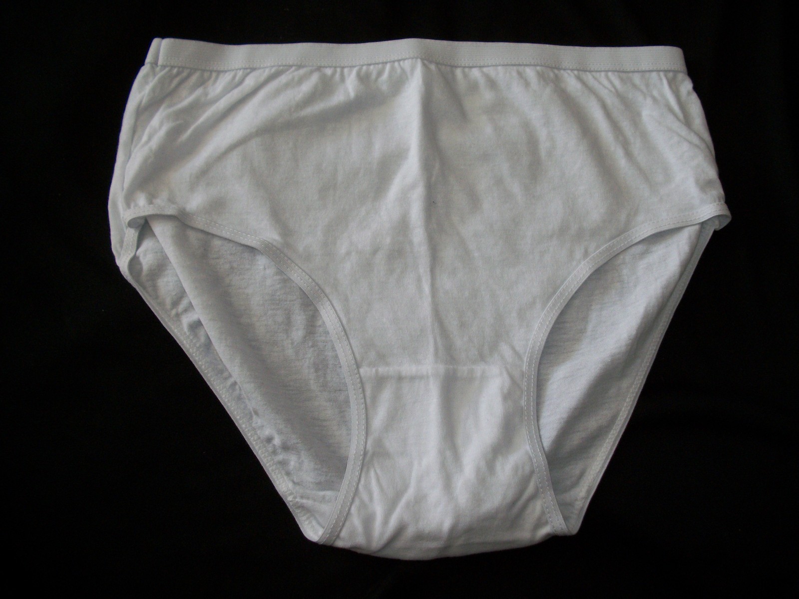 LADIES BRIEF PANTY SIZE 7 L  / 8 XL  BY SKINFULLY SWEET WHITE COLOR  NWOT  **