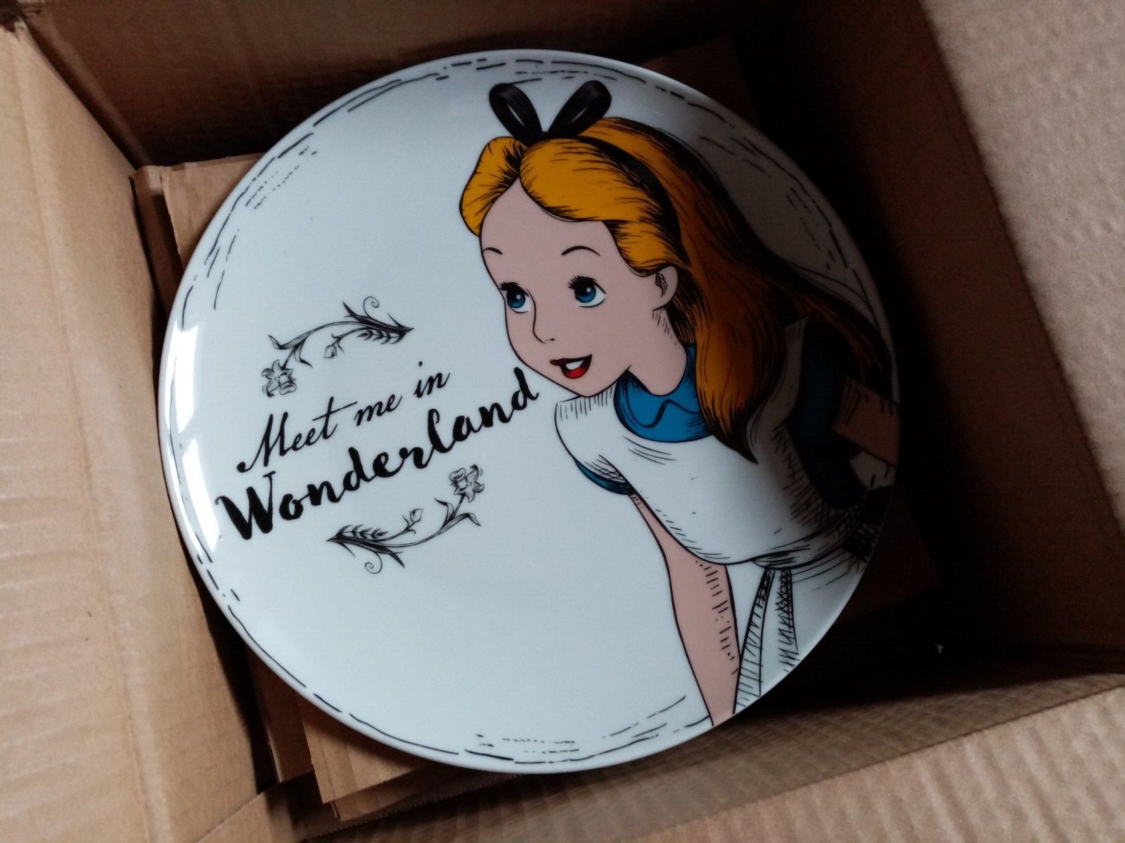 VERY RARE DISNEY ALICE IN WONDERLAND 12 PIECE DINNER SET GEORGE