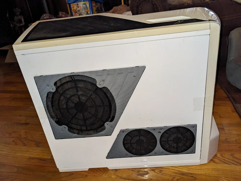 NZXT Phantom ATX Full Tower Gehäuse weiß PHAN-001WT - Bild 3 von 4