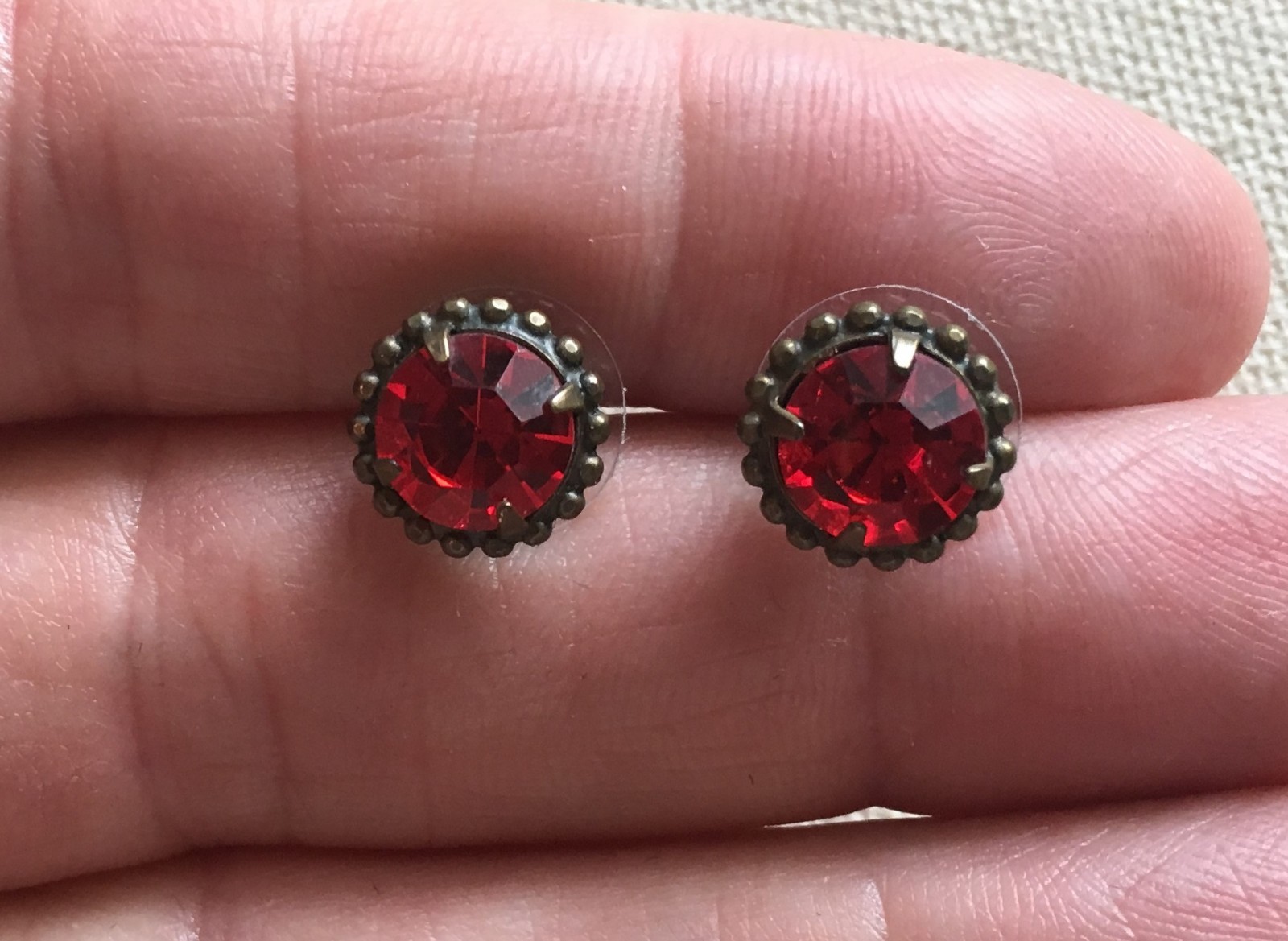 Sorrelli Essentials Earring Stud Red Crystal Anti… - image 7