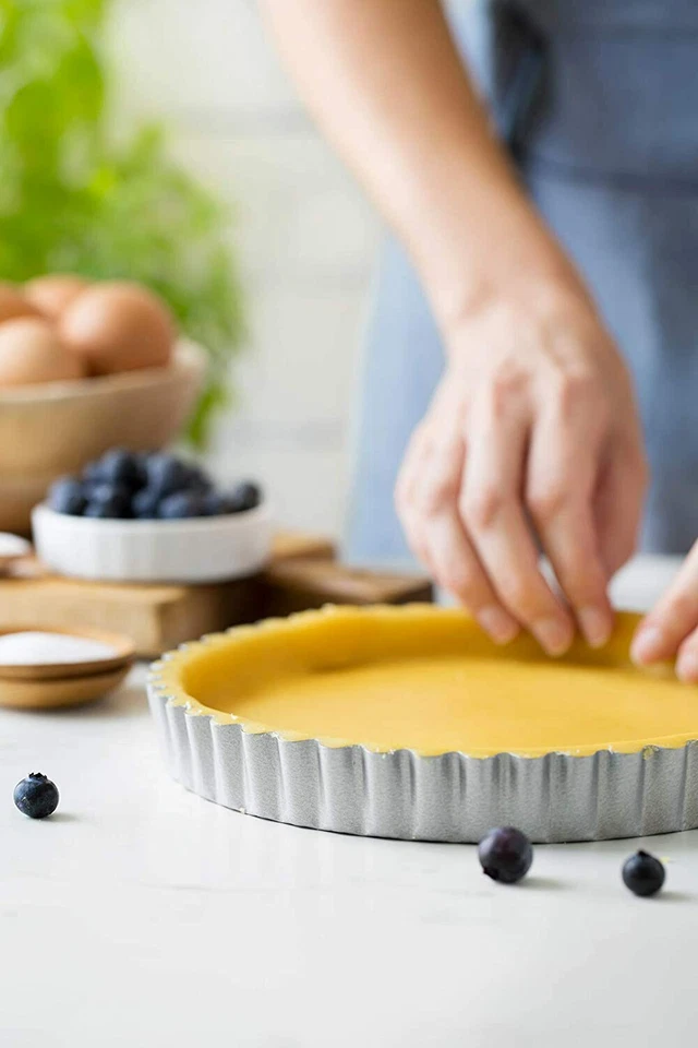 Decora Stampo Crostata con Fondo Mobile Antiaderente Ø 25 - Immagine 3 di 4