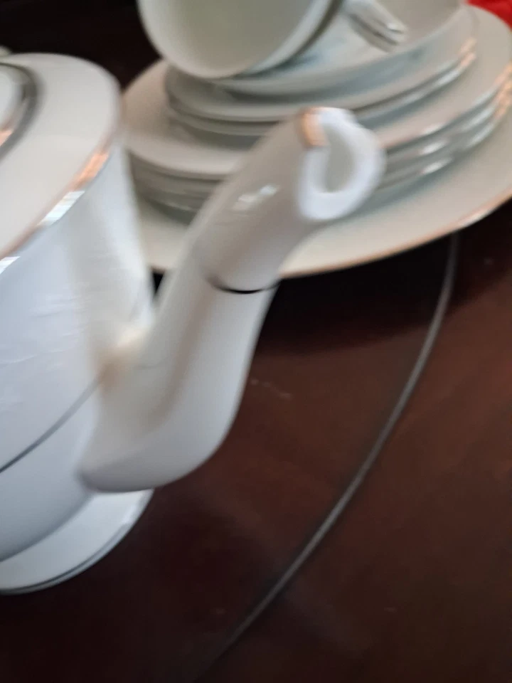 Artículos de cena Noritake Buckingham de 10 piezas Foto 2 de 4